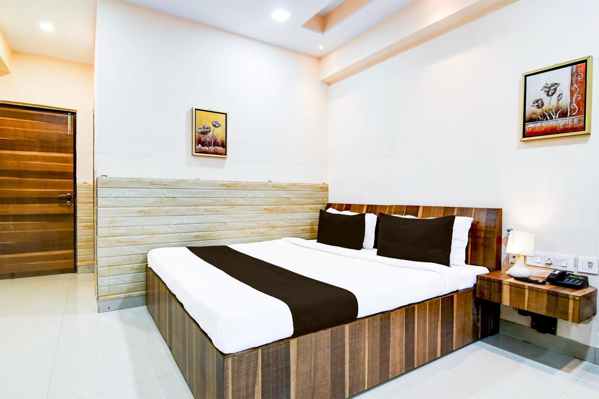 Super Collection O Behala Hotell Bhasa Exteriör bild