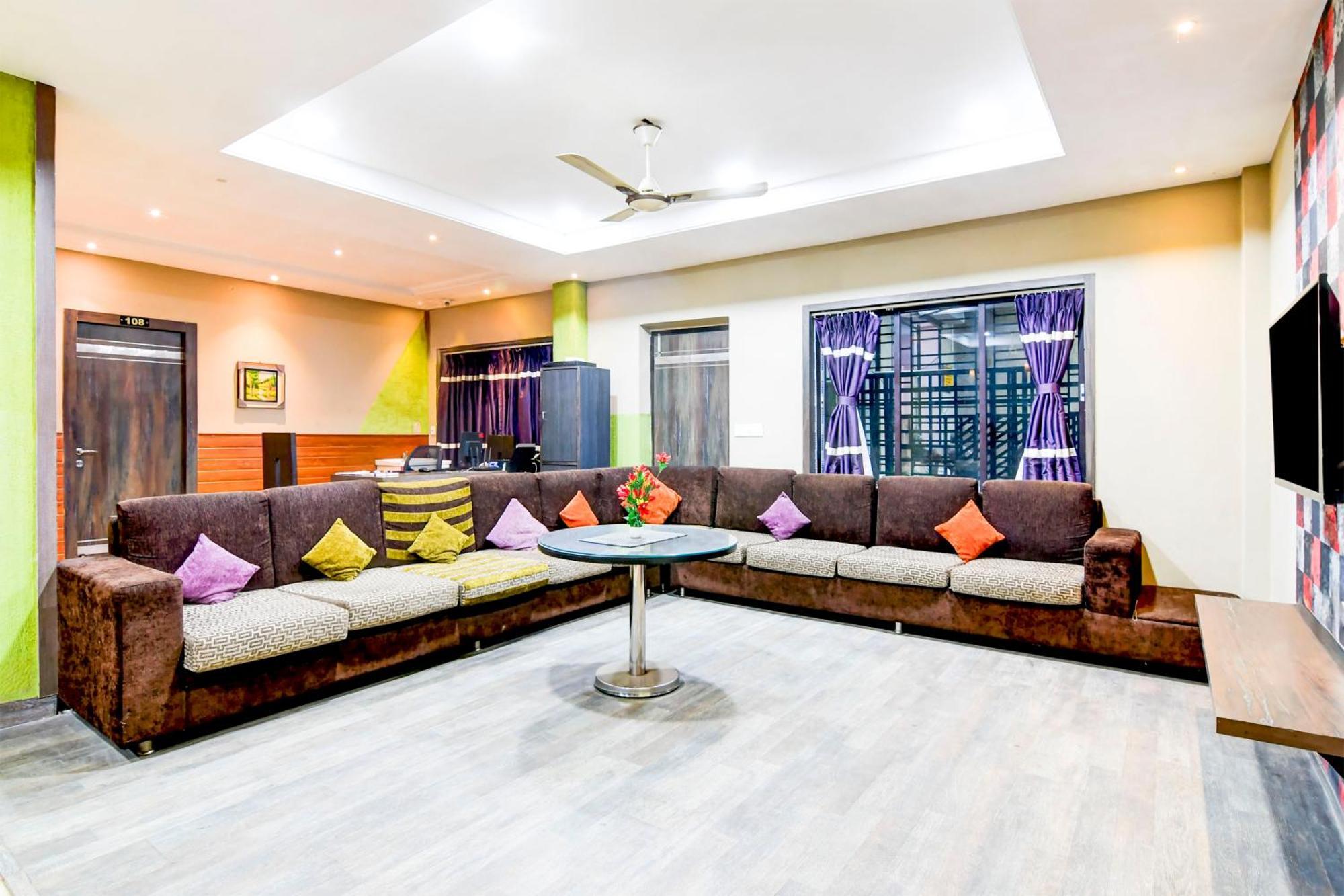 Super Collection O Behala Hotell Bhasa Exteriör bild