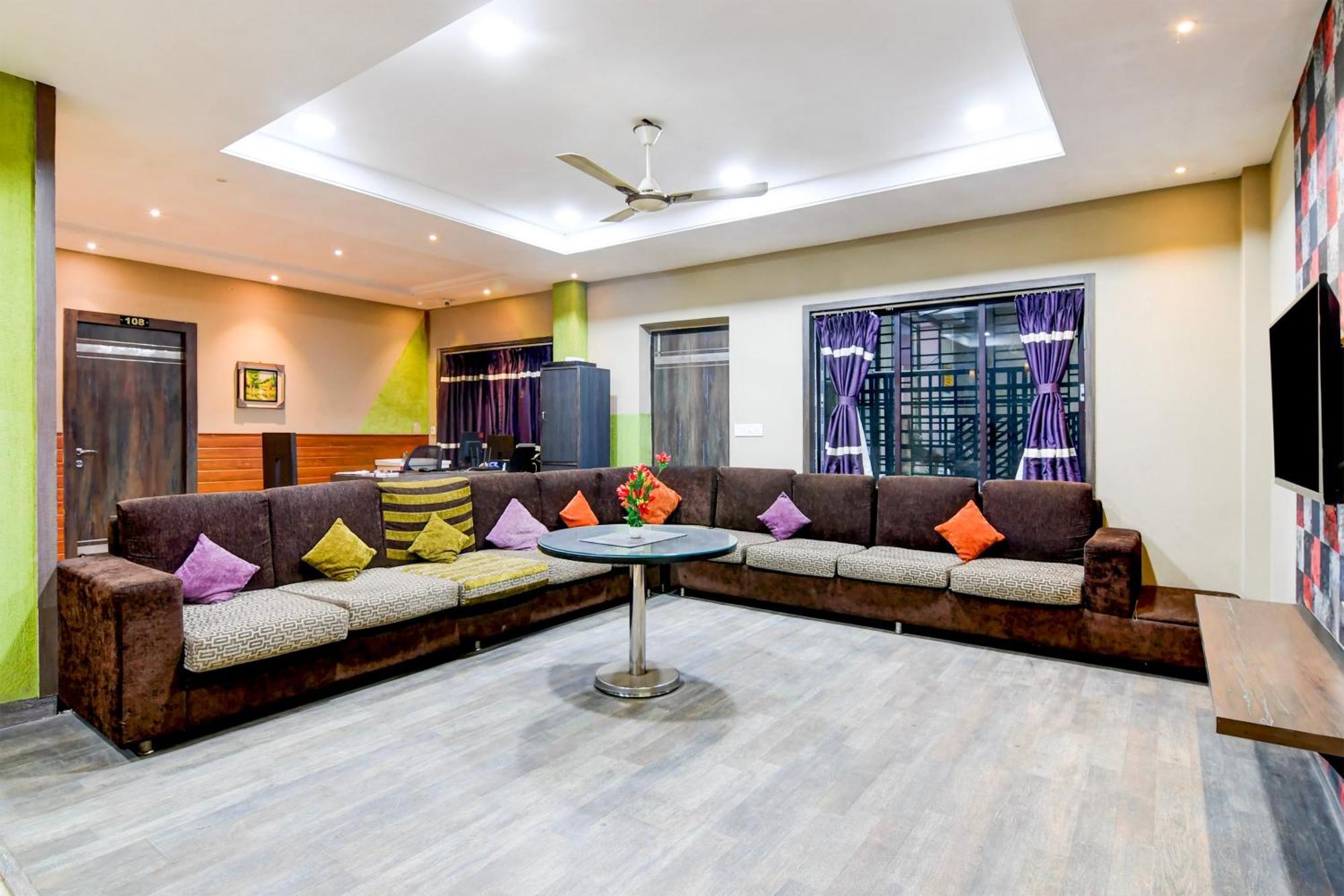 Super Collection O Behala Hotell Bhasa Exteriör bild